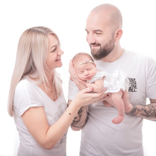 Zeitlose Familienaufnahmen beim Babyshooting - Siebenschön Photography - ausgezeichnete Babyfotografin Lisa Berger in Warendorf und Umgebung